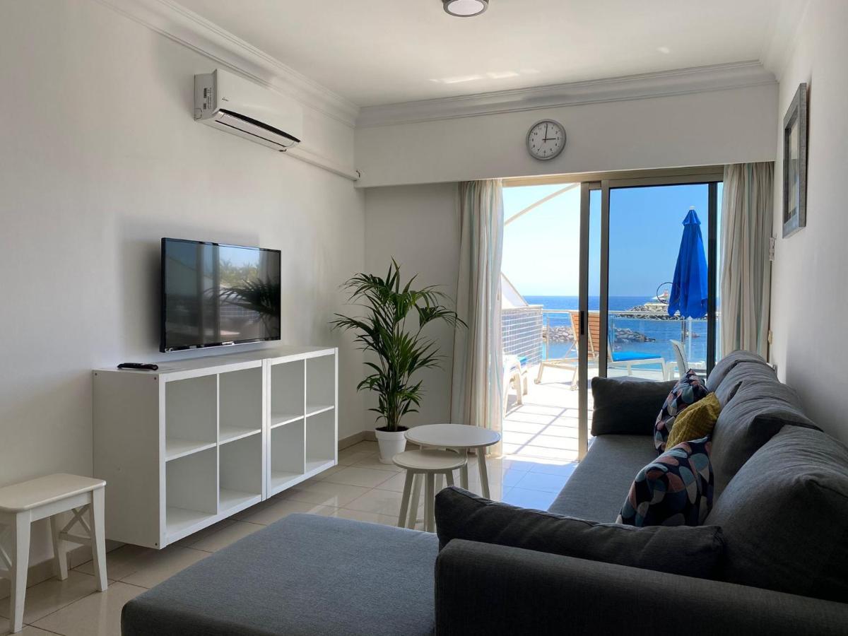 Billy'S Beachfront Apartment With Pool Access Puerto De Mogan Eksteriør billede